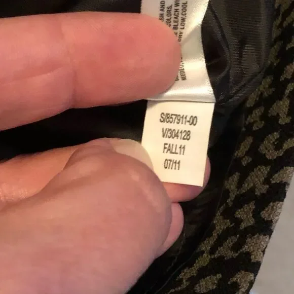 GAP skirt, NWT, size 14, black/gray print, lined - Picture 8 of 8